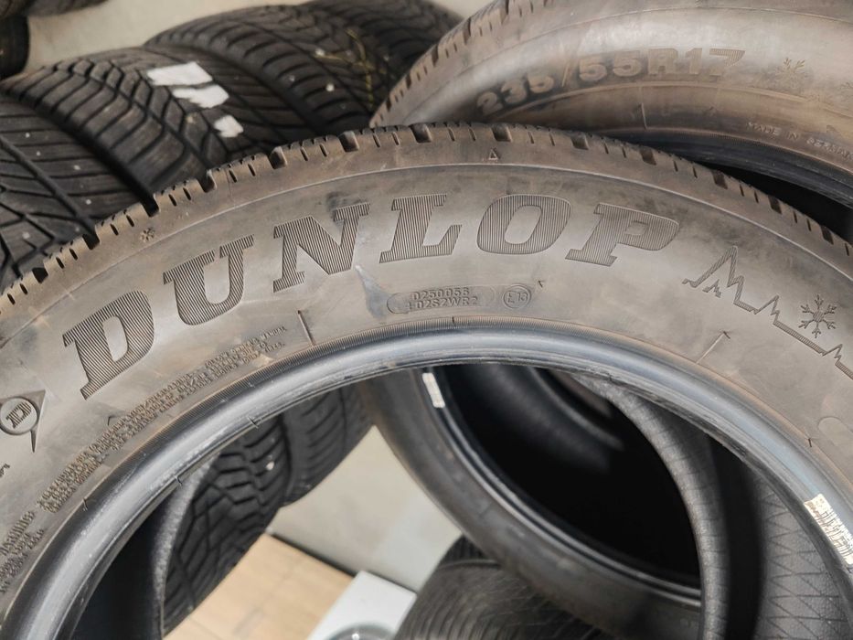4бр.зимни гуми 235/55/17 Dunlop