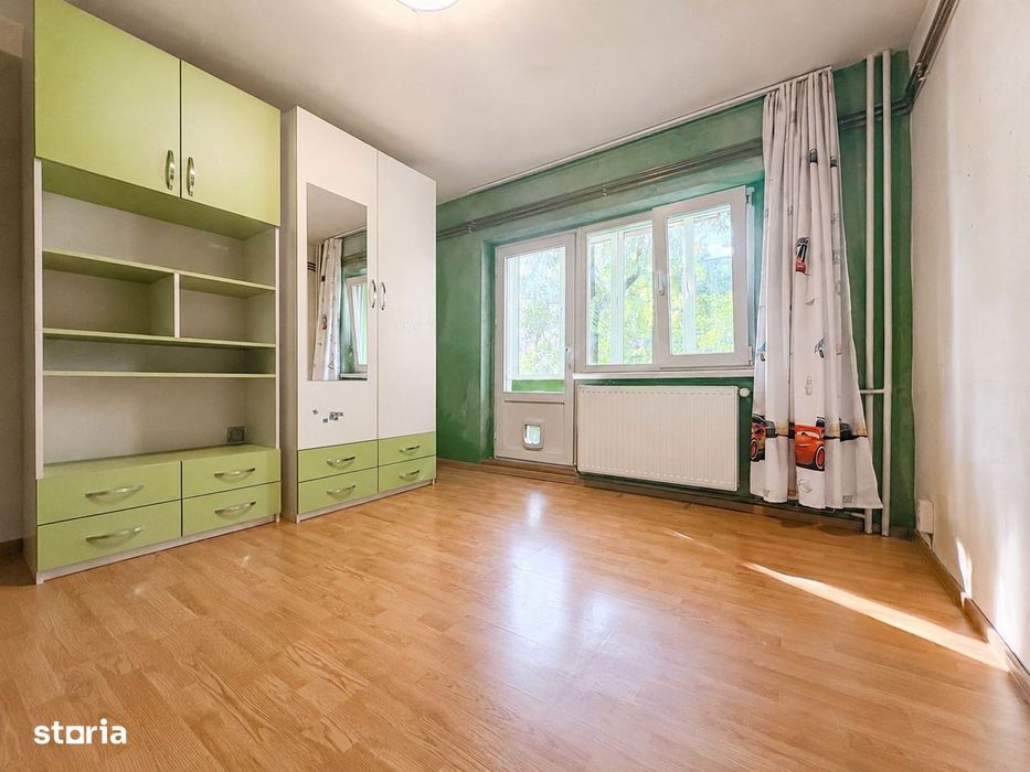 3 camere decomandat, etaj 1, centrală proprie, 2 balcoane + logie