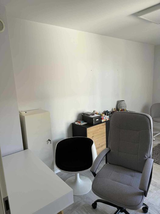 Дава се под наем Офис в Русе, Център - 10 кв.м за 153 € - Снимка #2