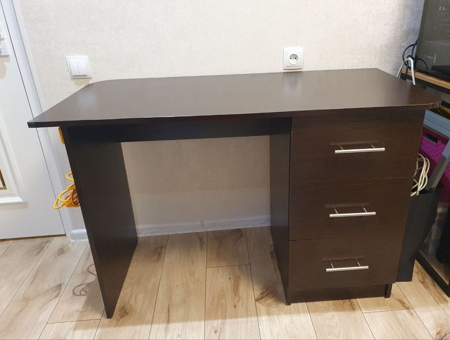 Kompyuter stol ishlatilgan