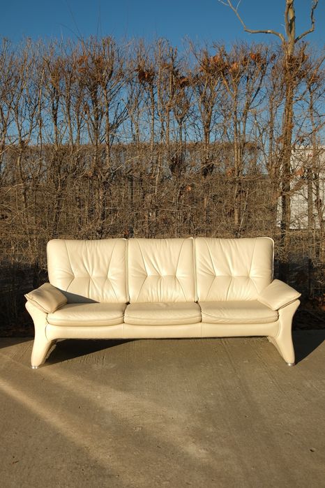 Canapea din piele ~ Crem elegant