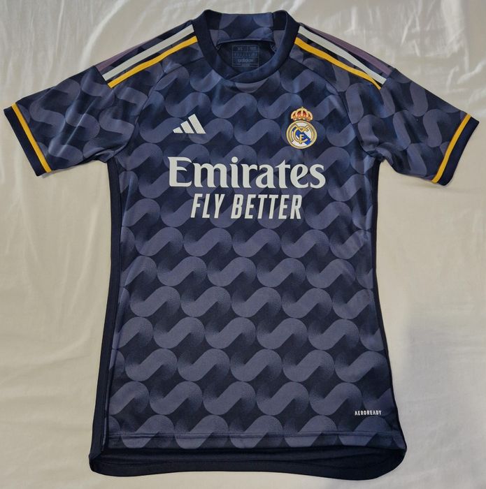 Vand 2 tricouri Real Madrid