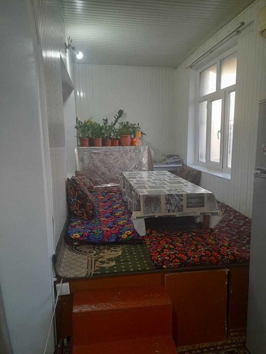 Sergeli 8A Dehqon bozor ro'parasida 4 xona dom  sotiladi