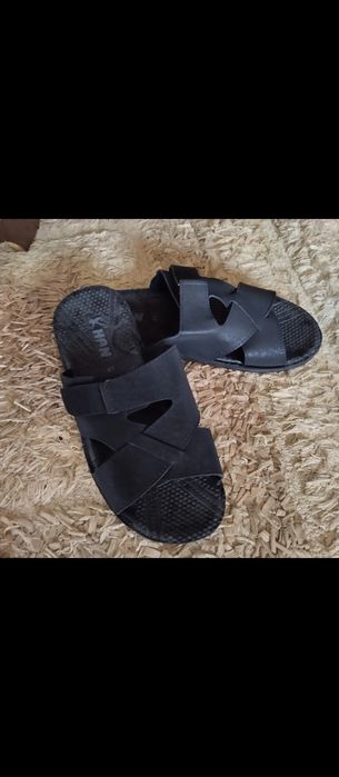 Продаю мужскую обувь