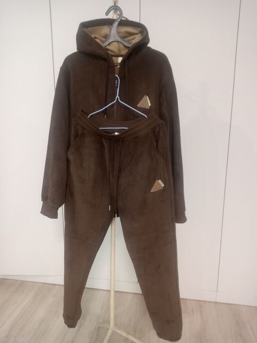 Продам мужское костюм