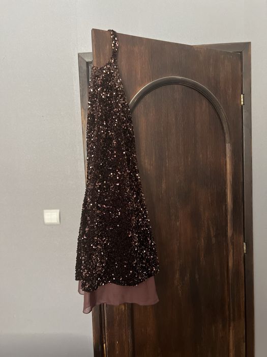 Кафява рокля с пайети Zara
