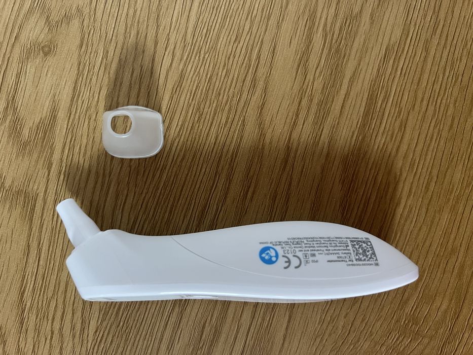 Termometru pentru ureche adulti si copii cu alarma de febra - LCD alb