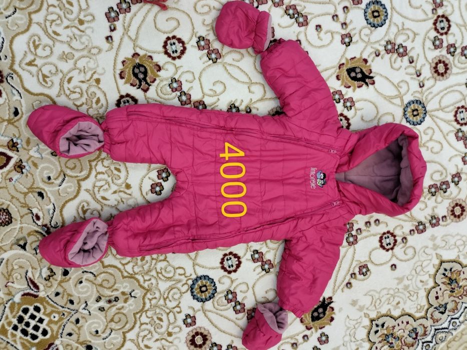 Продам детские комбинезоны