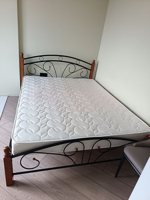 Кровать двухспальная