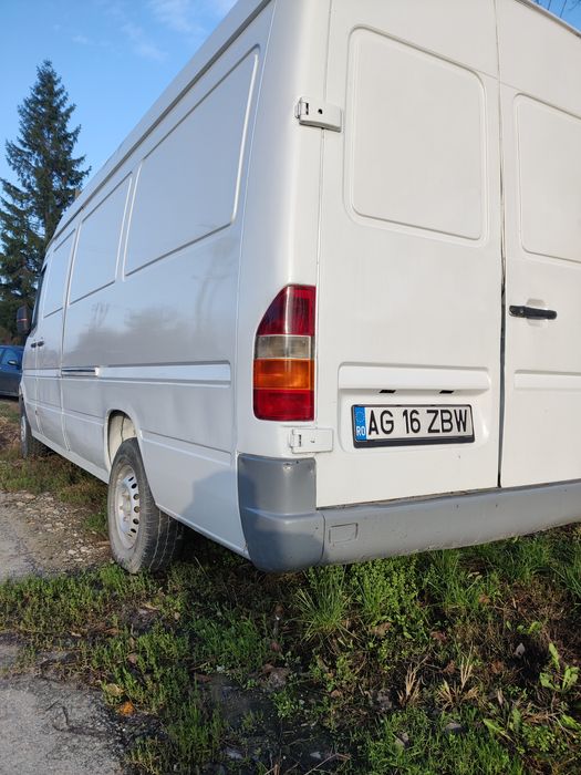 Sprinter cu volan pe dreapta