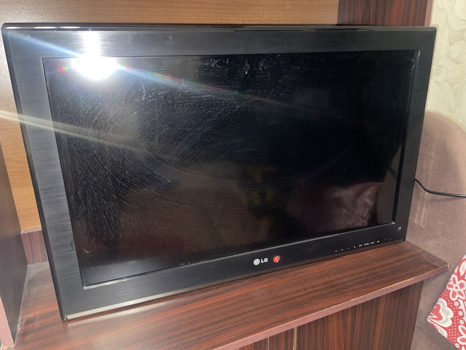 Продам телевизор LG