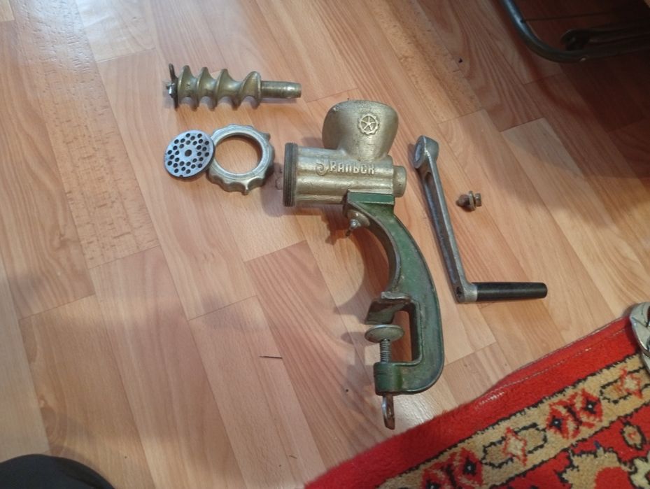 Продам мясорубку