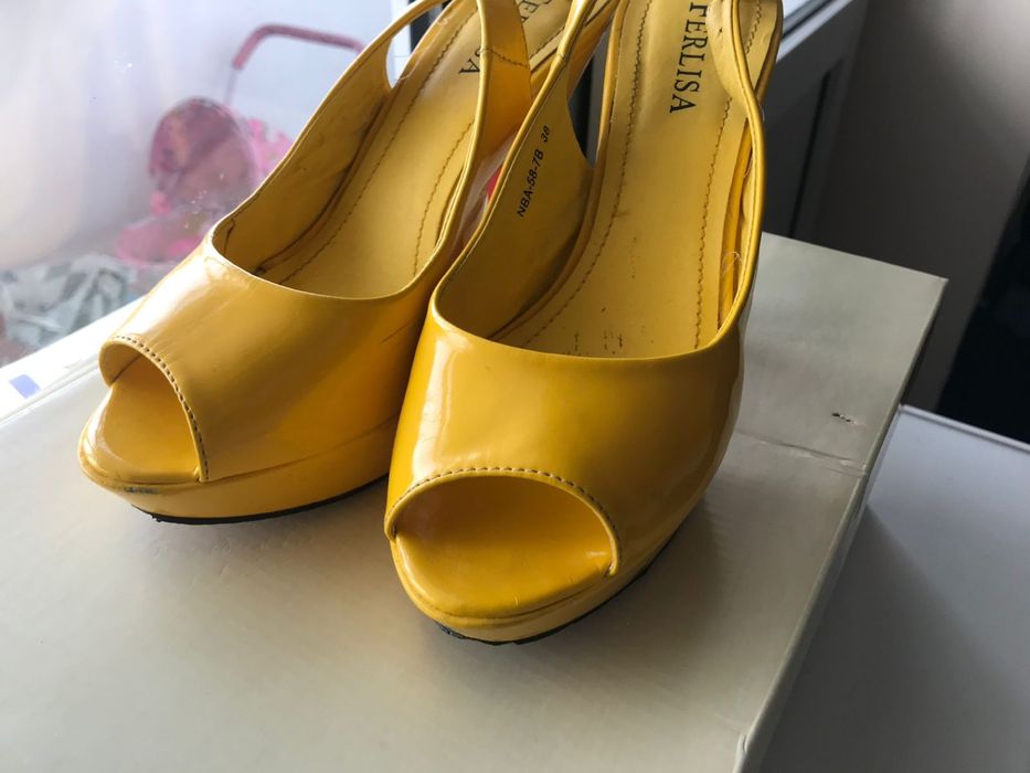 Продам босоножки в отличном состоянии