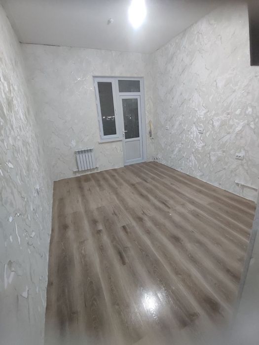 Квартира уч хонали сотилади.