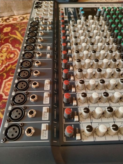 Vând mixer 16 canale Souncraft nou
