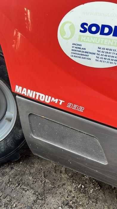 Телескопический погрузчик Manitou 932