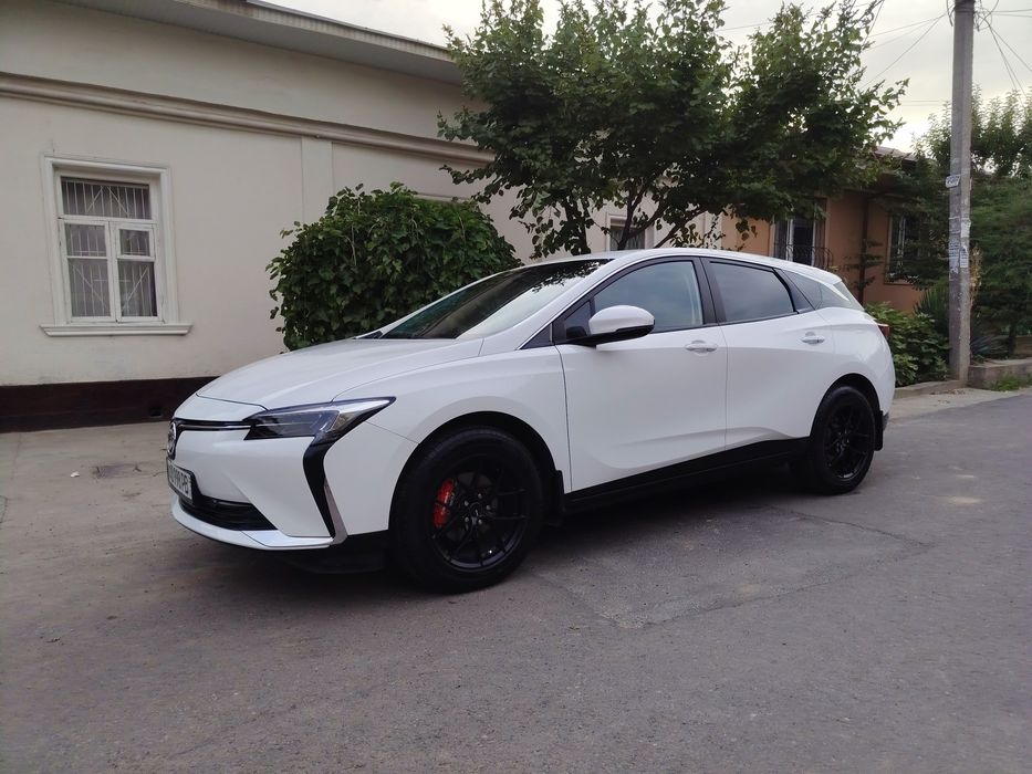 Buick velite 6 sotiladi