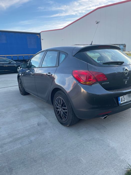 Opel Astra J 1.4 Turbo 2011