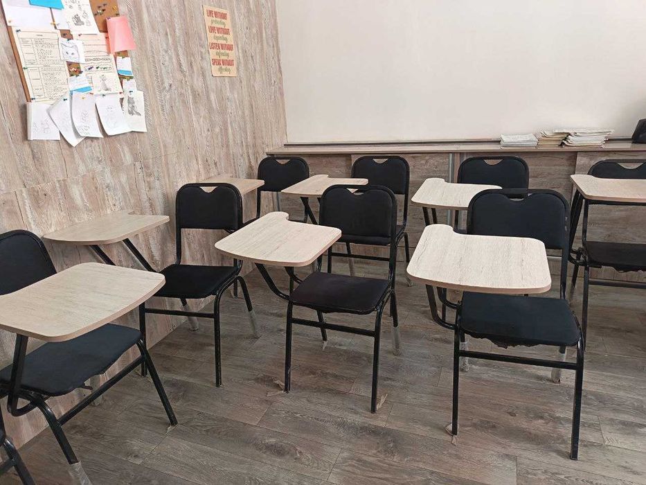 Продаются офисные стулья- ПЮПИТР,  б/у в отличном состоянии: