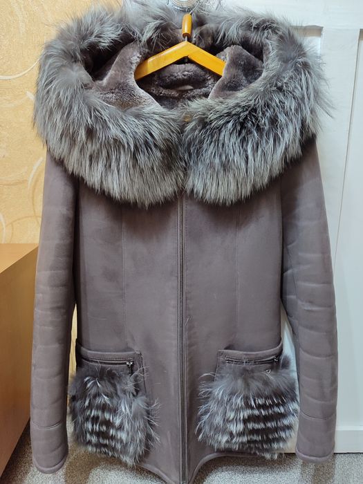 Продам дублёнка в отличном состоянии.