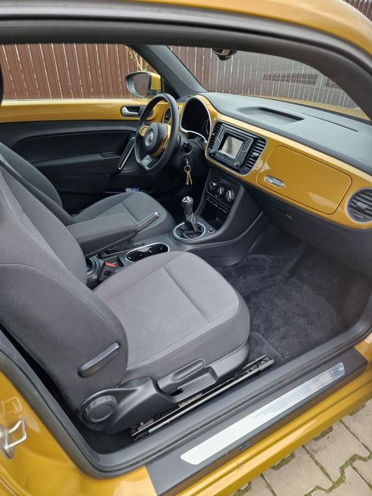 VW Beetle,  an 2016, 2l Diesel,  Manuala