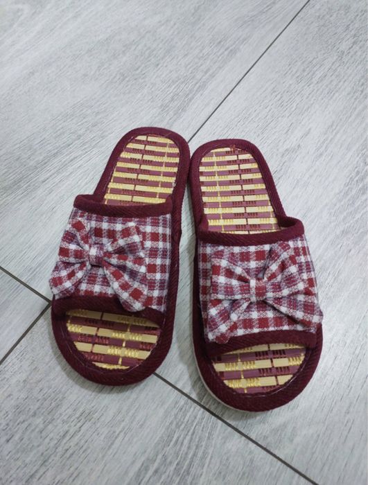 Домашние тапочки для женщин