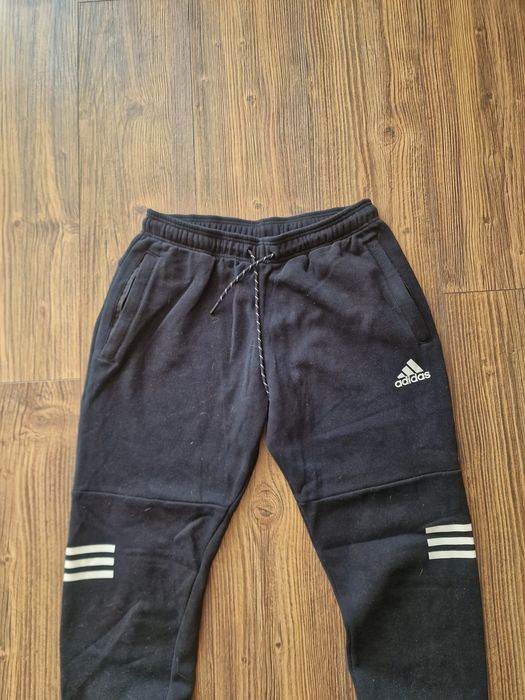 Страхотно мъжко спортно долнище ADIDAS размер M