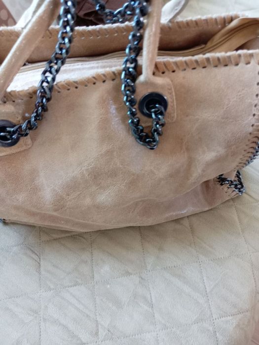 Продавам дамска италианска чанта естествена кожа