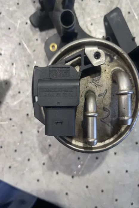 Suport filtru combustibil A 651 200 19 56 Mercedes-Benz C-Class 2008