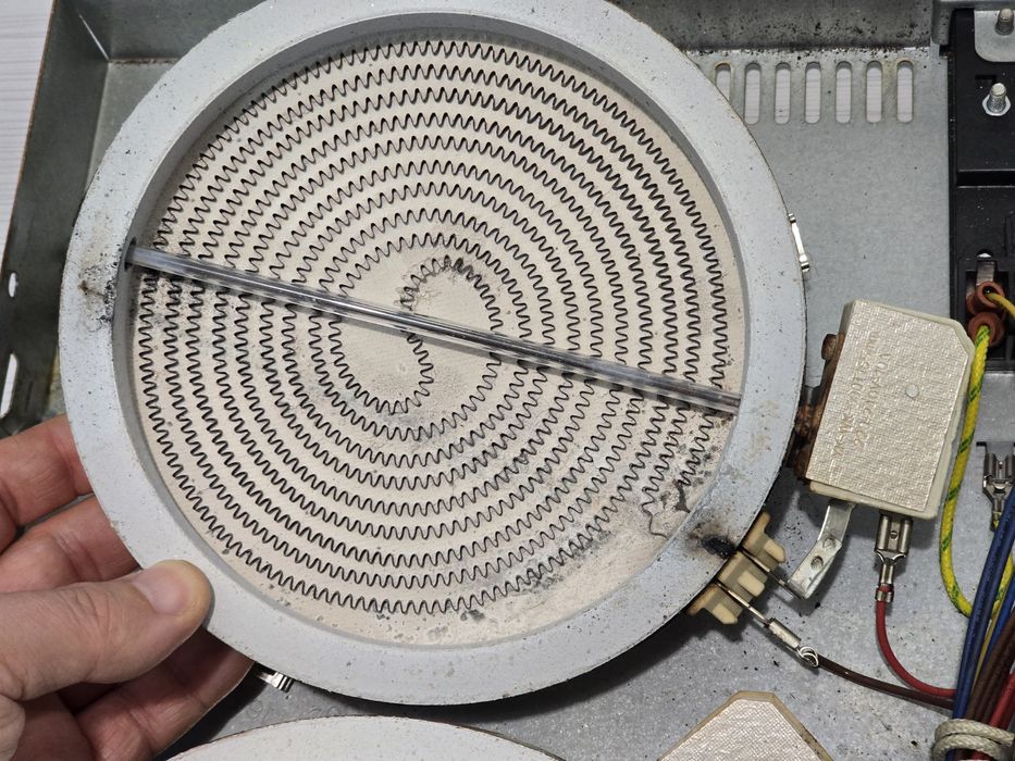 Керамичен плот за вграждане – за части (нагреватели + платки + кабели)