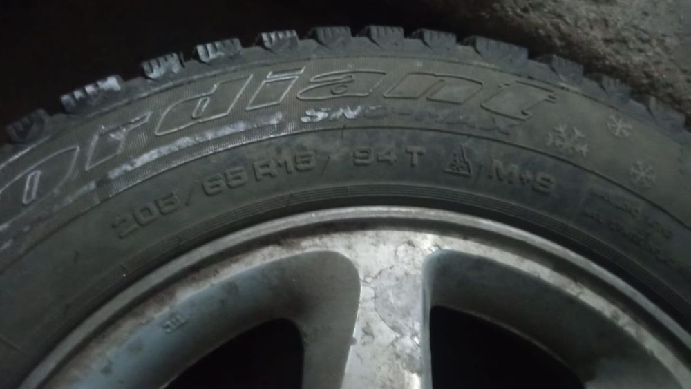 Комплект зимней резины