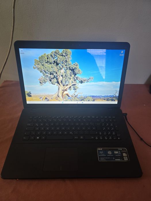 Asus F751M 17 цола Лаптоп
