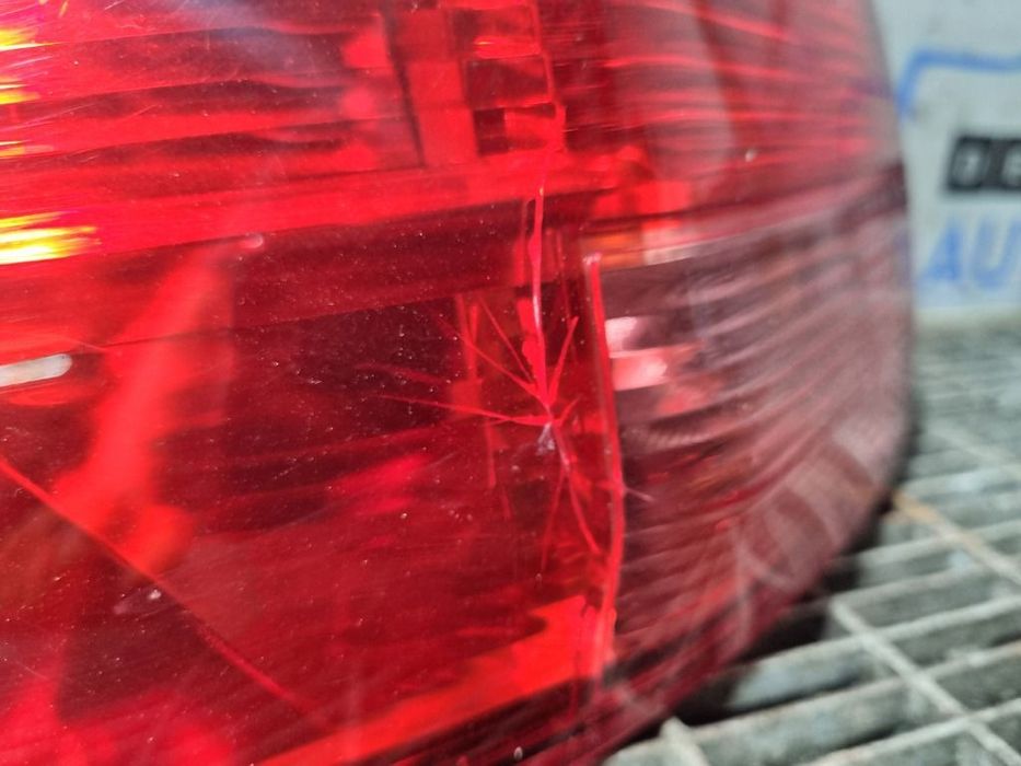 Stop Stanga Nissan Qashqai 2007 - 2010 SUV 4 Usi (1297) Bec clasic Fisurat