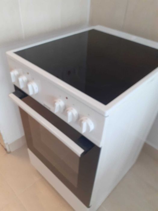 Vand in Oradea aragaz Gorenje - plita si cuptor electric