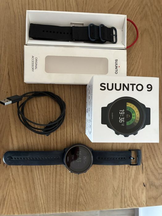 Vând SUUNTO 9 baro titanium