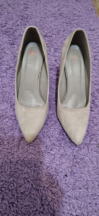 Vand pantofi marimea 38