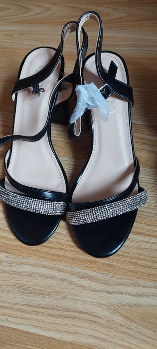 Обувки и сандали на ток ном.36