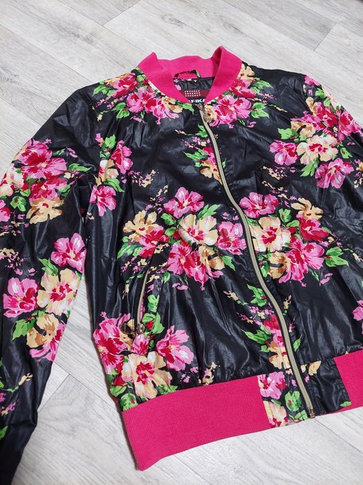 Продам женский бомбер