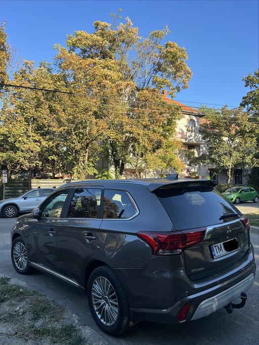 MITSUBISHI Outlander 2019 — imagine 3