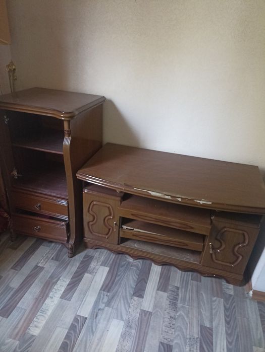Журнальный стол и 2 тумбы б/у