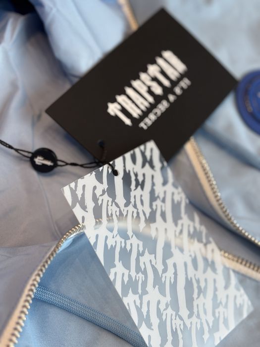 Jacheta Trapstar windbreaker Blue Gradient Noua