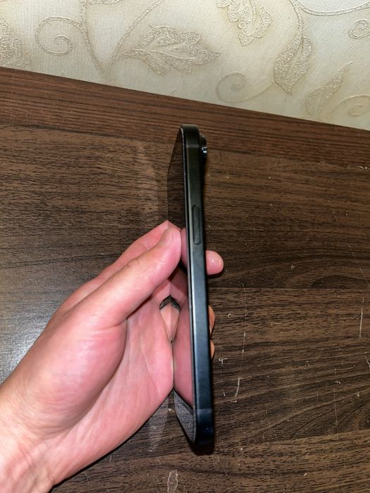 Продам Iphone 15
