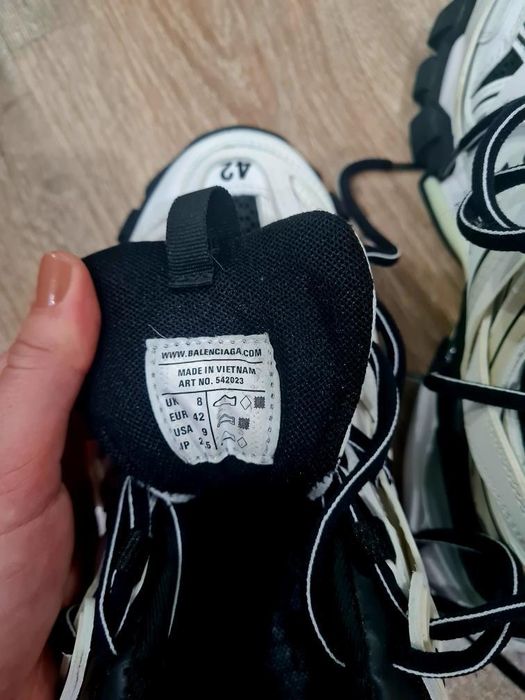 Balenciaga track