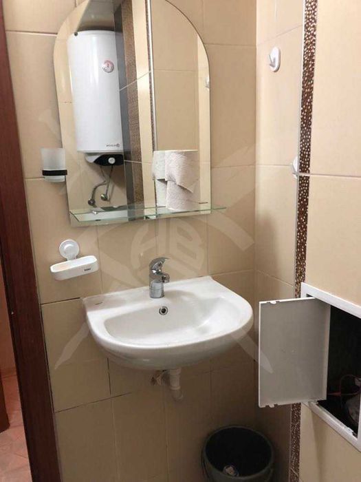 Дава се под наем Едностаен апартамент в к.к. Св.Св. Константин и Елена - 35 кв.м за 400 € - Снимка #2