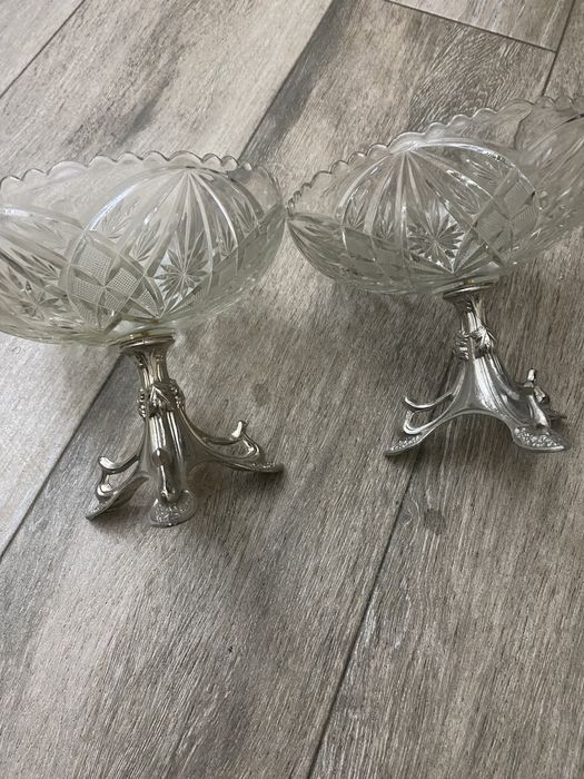 Vând doua fructiere deosebite