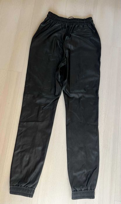 Дамско яке Alessa и кожен панталон/сет