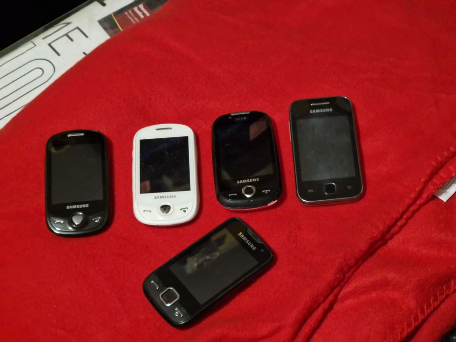 Telefon cu touchscreen perfect funcțional