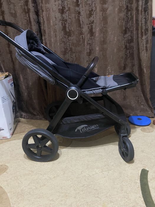 Продам детскую прогулочную коляску