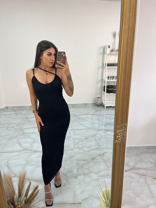 Елегантна дамска рокля в бонбонено розово. Дамски гащеризони и рокли