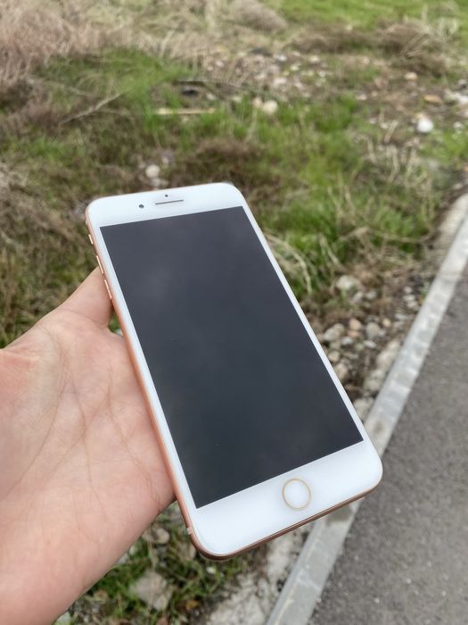 Айфон 8+ на запчясти